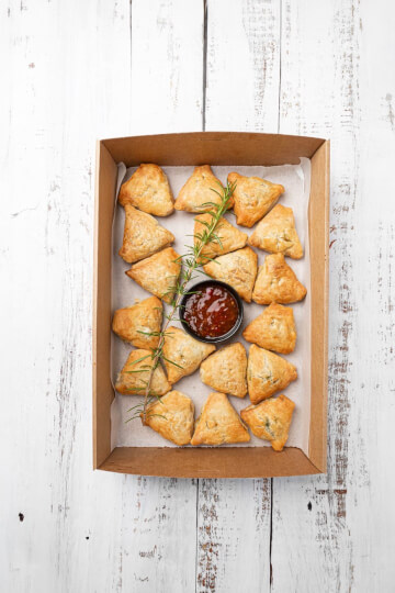 Spinach &amp; Ricotta Samosas with Aoili